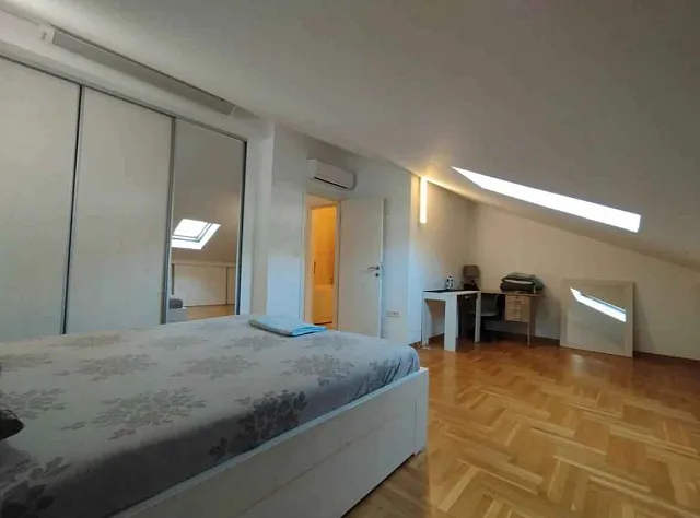 Duplexwohnung mit Meerblick in Budva